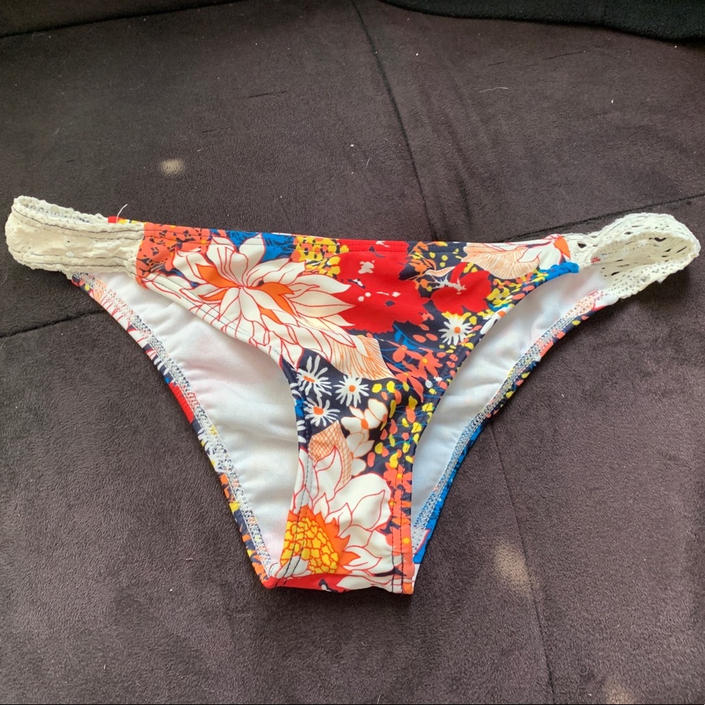 Roxy floral bikini bottoms